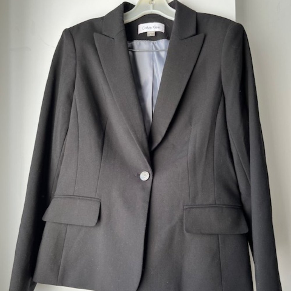 New woman black blazer Size 6 by Calvin Klein